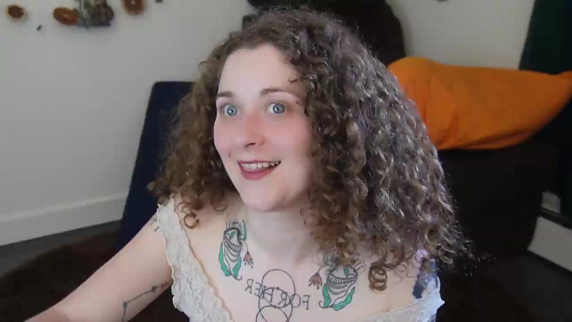 Gallery image thumbnail from PeachyQueen_'s myfreecams stream on, 05/28/2026, 21:12 image 10 of 20