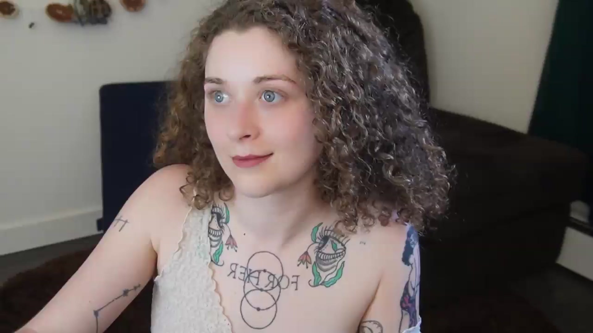 Gallery image thumbnail from PeachyQueen_'s myfreecams stream on, 05/28/2026, 22:32 image 11 of 20