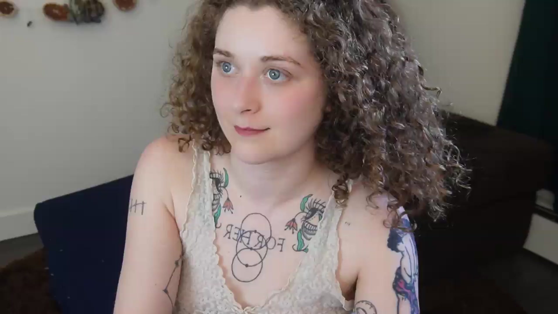 Gallery image thumbnail from PeachyQueen_'s myfreecams stream on, 05/28/2026, 22:32 image 14 of 20