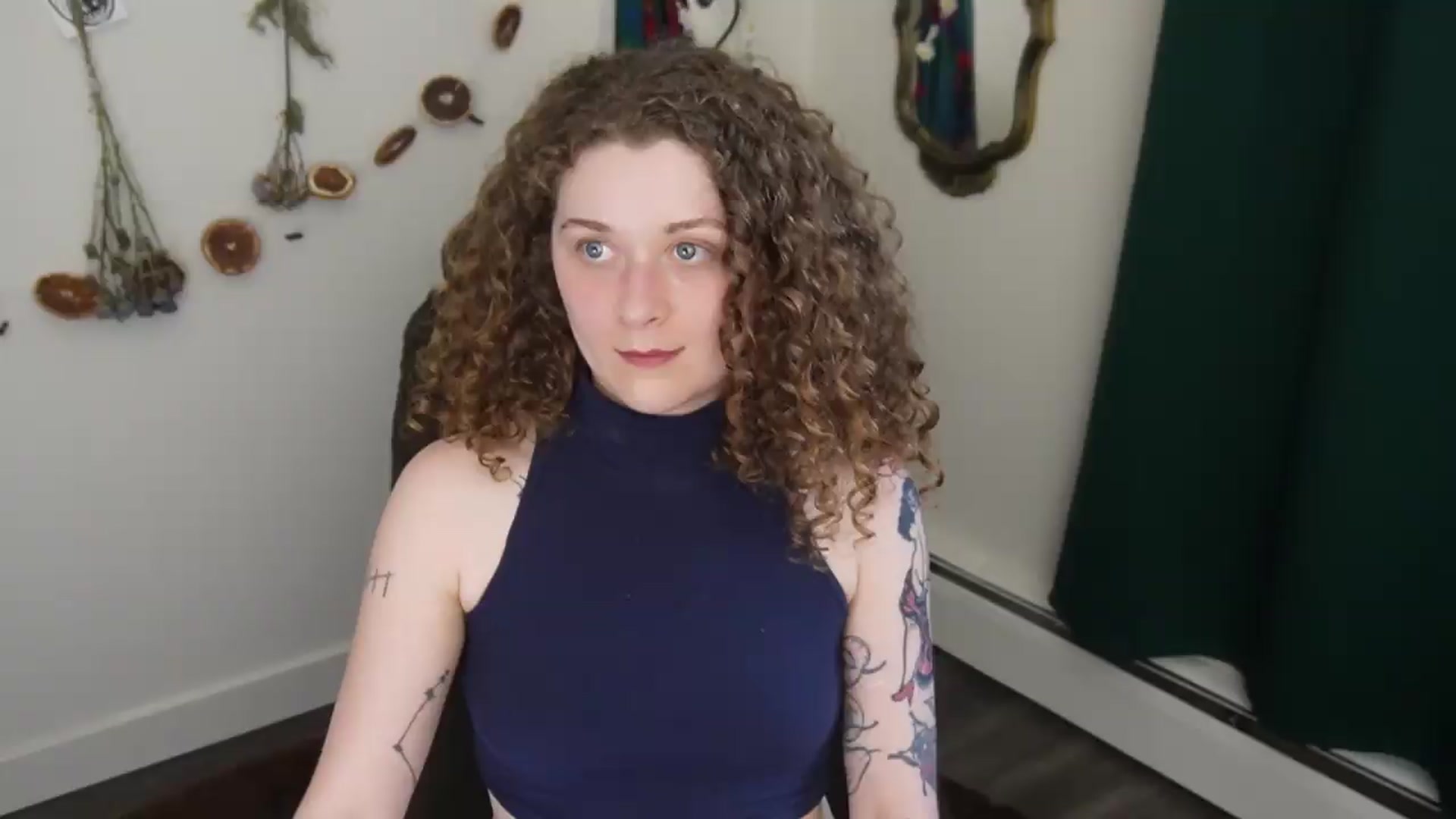 Gallery image thumbnail from PeachyQueen_'s myfreecams stream on, 05/29/2026, 22:10 image 15 of 20