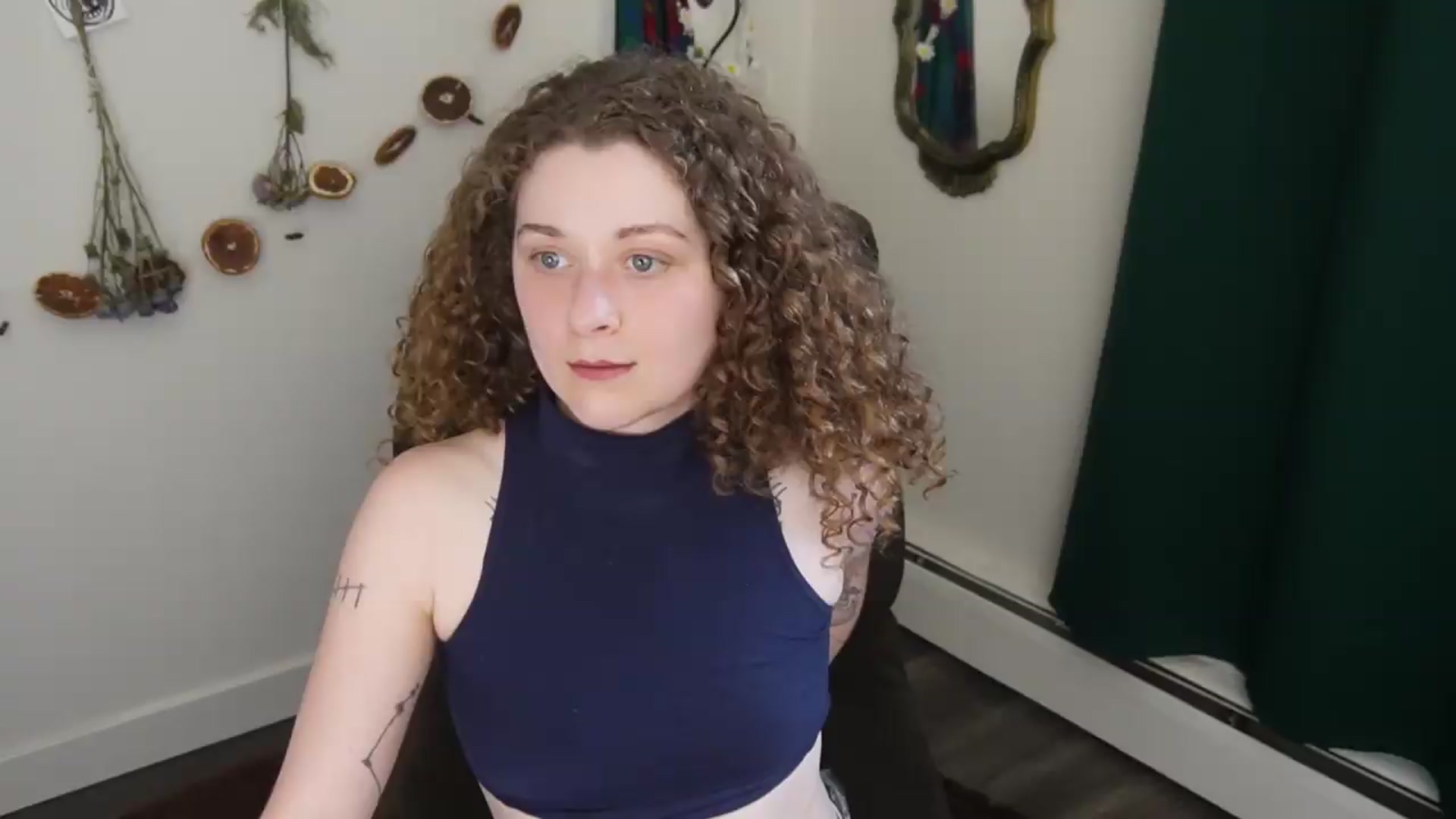 Gallery image thumbnail from PeachyQueen_'s myfreecams stream on, 05/29/2026, 22:10 image 20 of 20