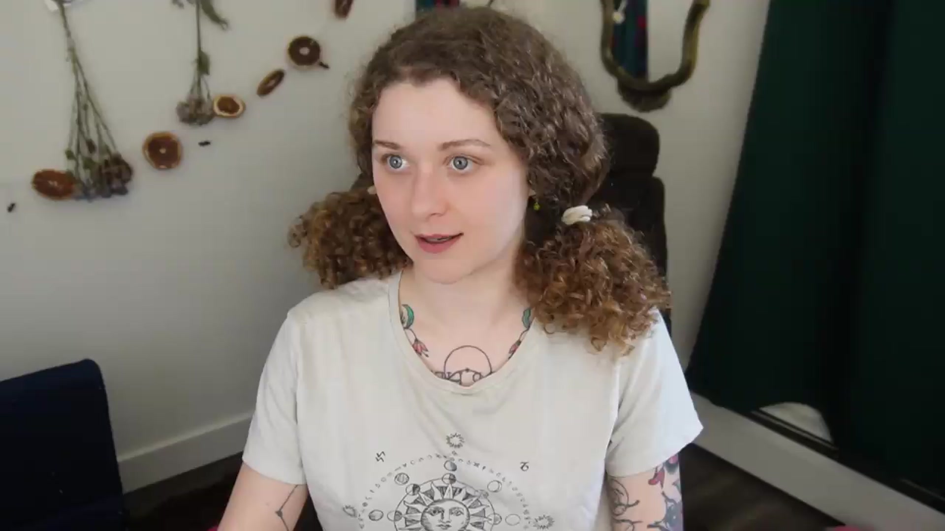 Gallery image thumbnail from PeachyQueen_'s myfreecams stream on, 06/02/2026, 22:52 image 10 of 20
