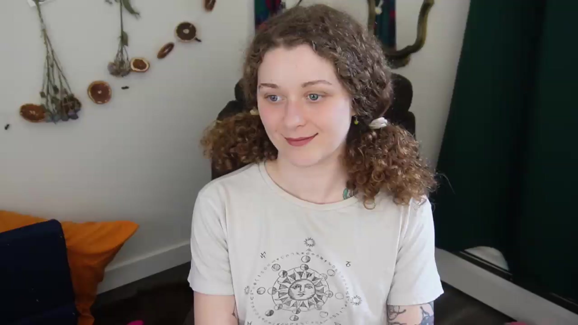 Gallery image thumbnail from PeachyQueen_'s myfreecams stream on, 06/02/2026, 22:52 image 5 of 20