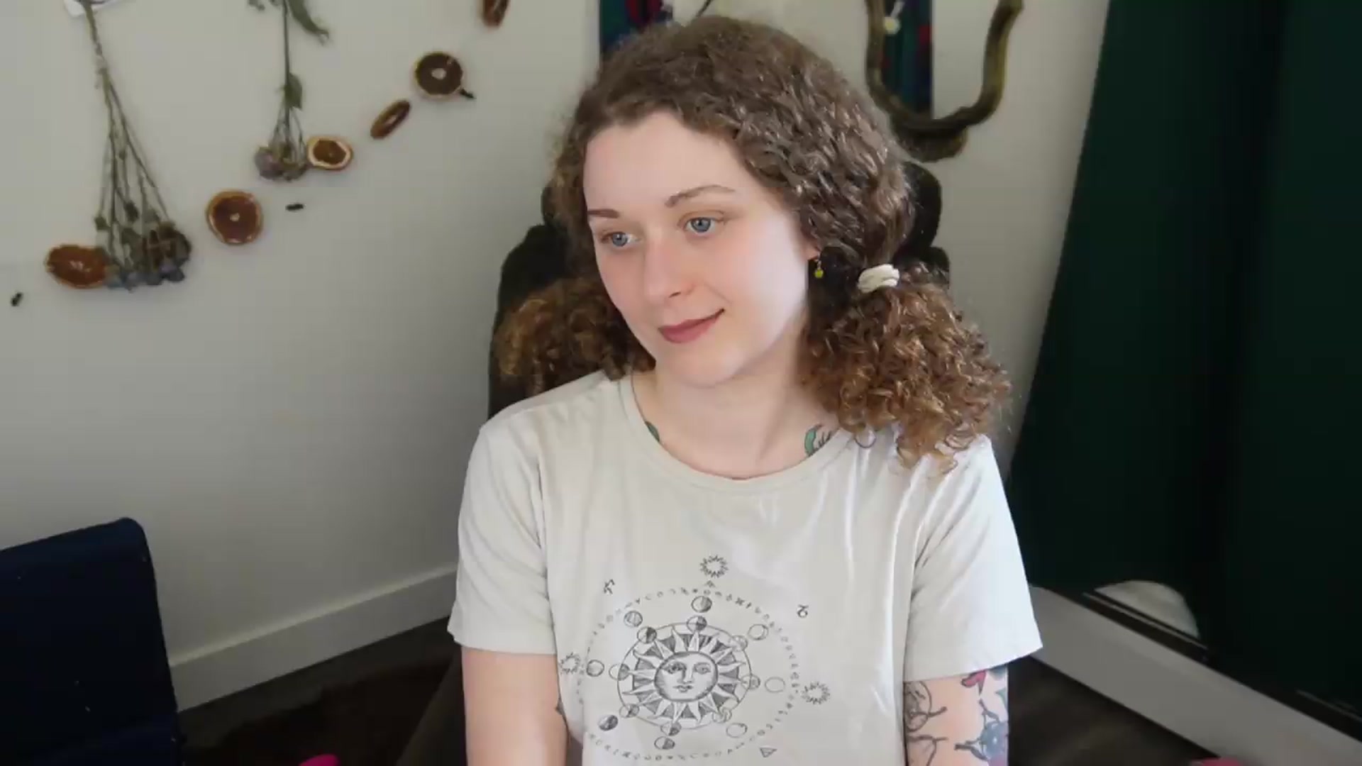 Gallery image thumbnail from PeachyQueen_'s myfreecams stream on, 06/02/2026, 22:52 image 9 of 20