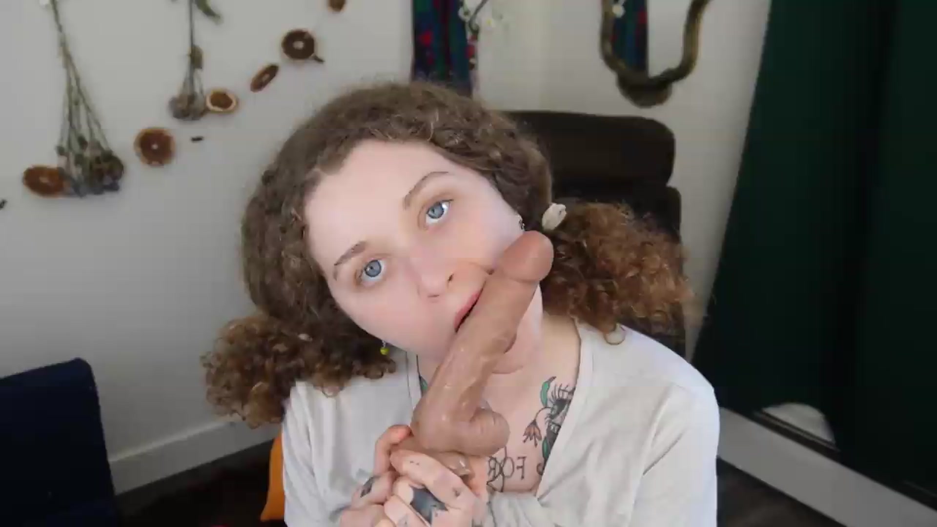 Gallery image thumbnail from PeachyQueen_'s myfreecams stream on, 06/02/2026, 22:52 image 16 of 20