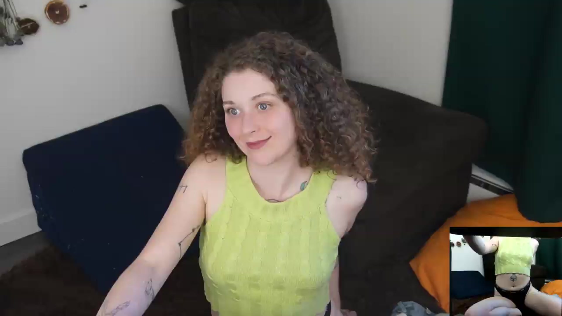 Gallery image thumbnail from PeachyQueen_'s myfreecams stream on, 06/08/2026, 22:53 image 15 of 20