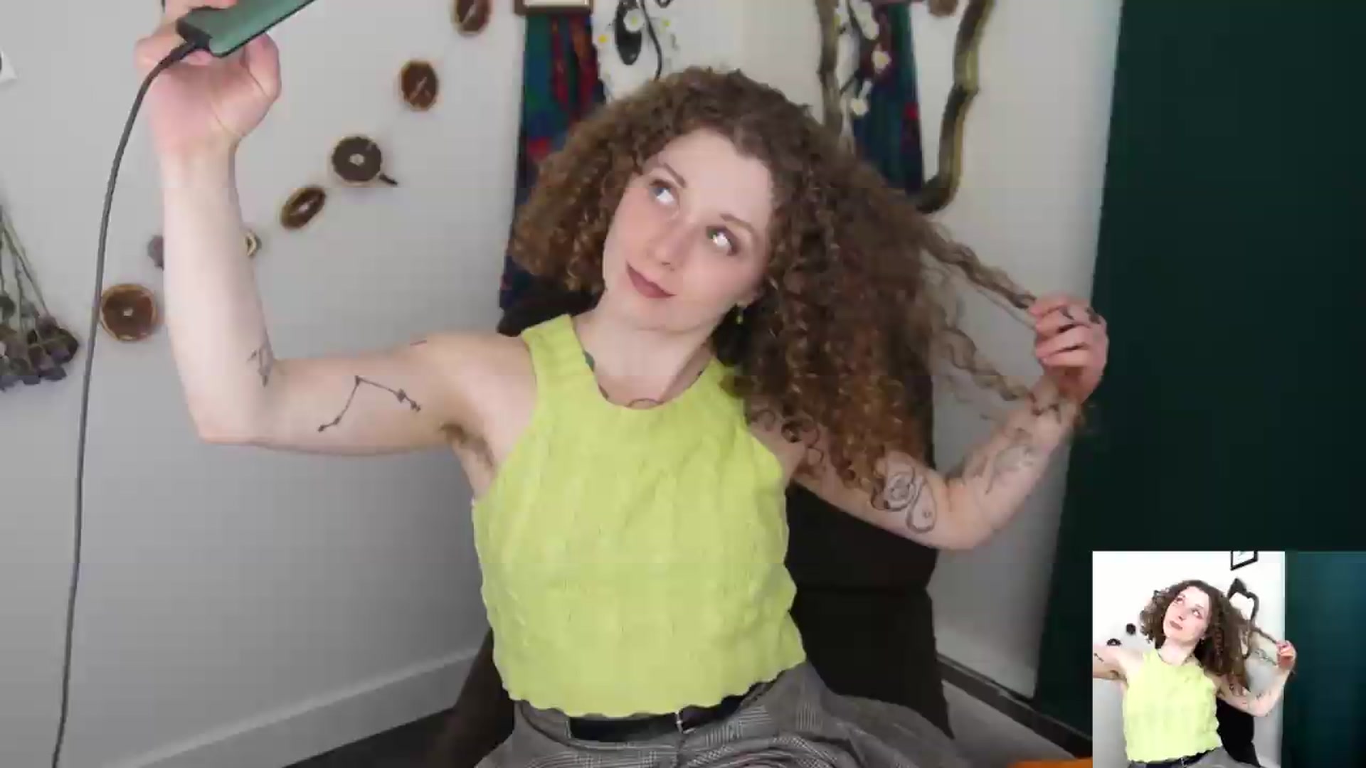 Gallery image thumbnail from PeachyQueen_'s myfreecams stream on, 06/12/2026, 20:24 image 8 of 20