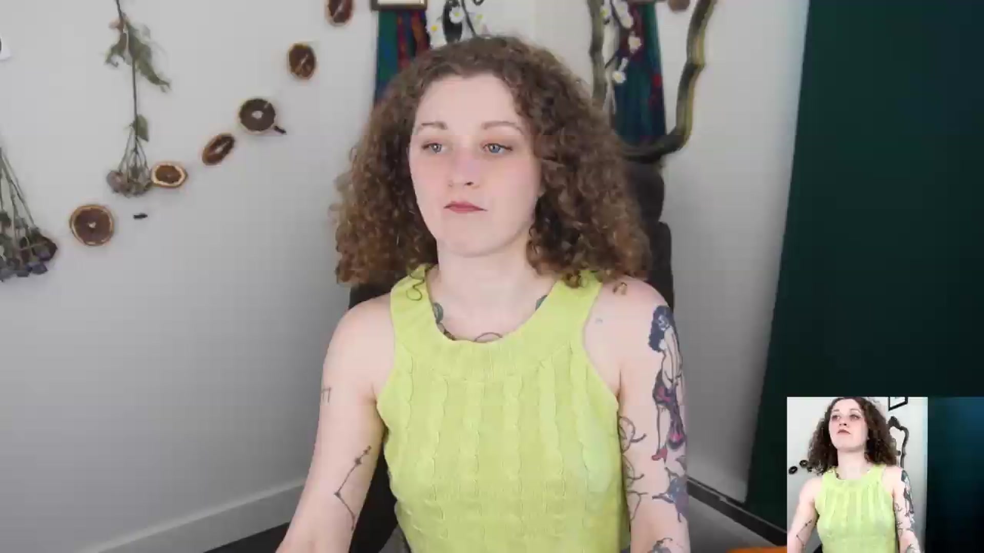 Gallery image thumbnail from PeachyQueen_'s myfreecams stream on, 06/12/2026, 20:24 image 6 of 20