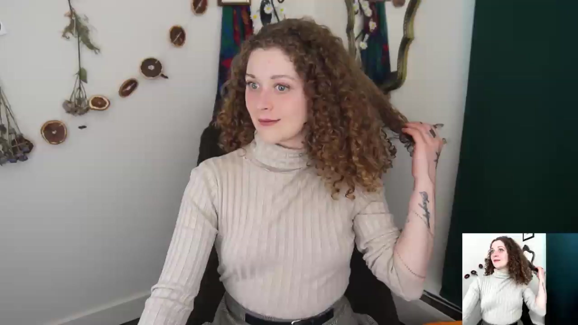Gallery image thumbnail from PeachyQueen_'s myfreecams stream on, 06/12/2026, 20:24 image 1 of 20