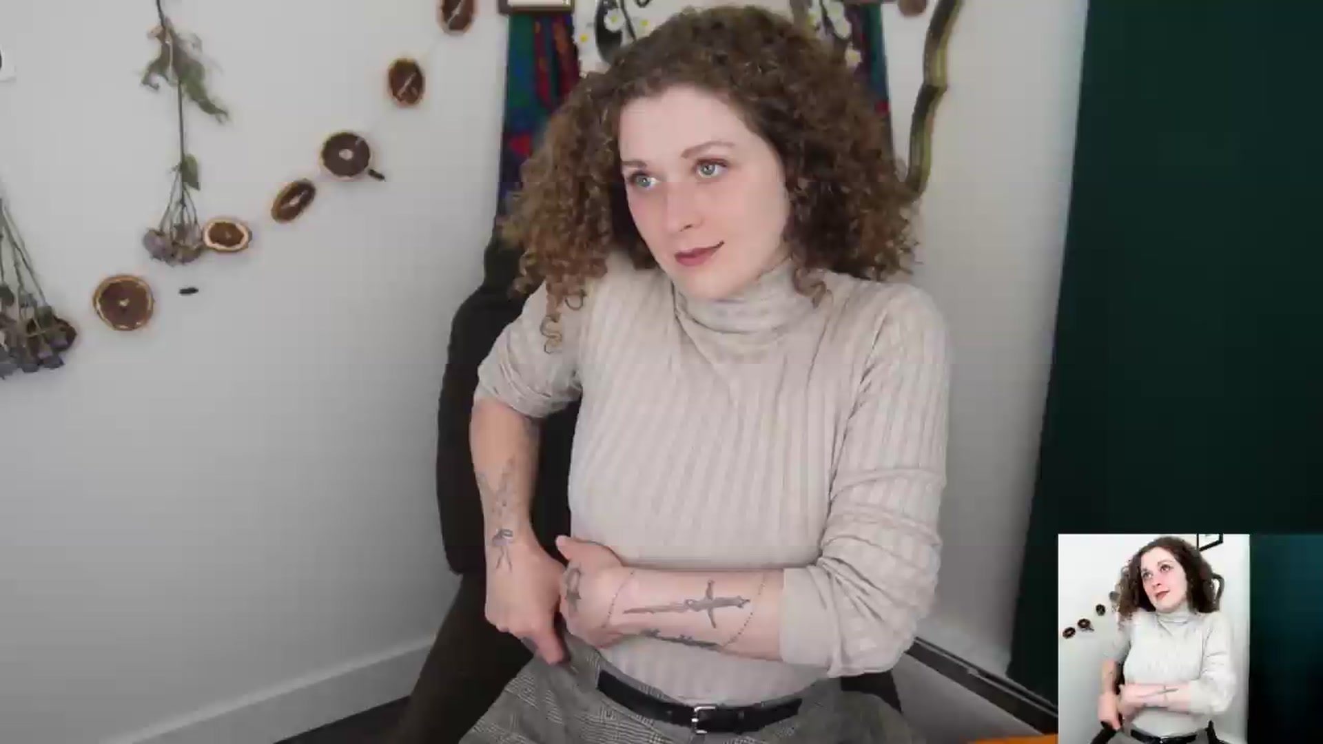 Gallery image thumbnail from PeachyQueen_'s myfreecams stream on, 06/12/2026, 20:24 image 2 of 20