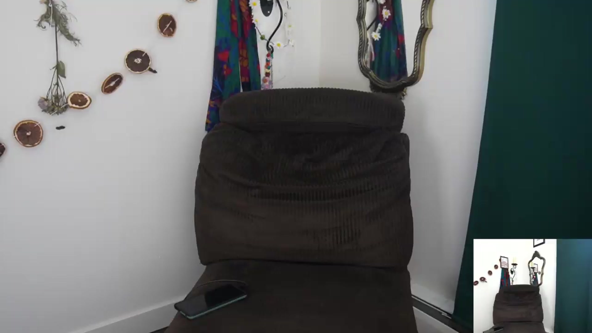 Gallery image thumbnail from PeachyQueen_'s myfreecams stream on, 06/12/2026, 20:24 image 14 of 20