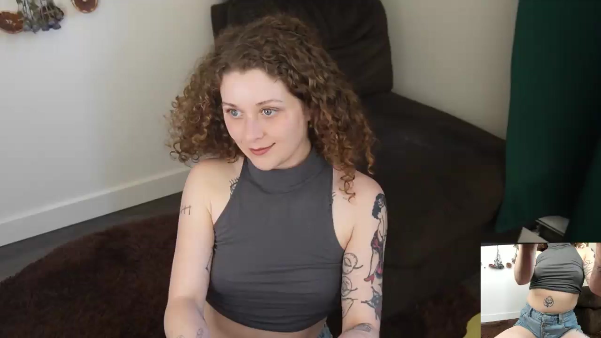 Gallery image thumbnail from PeachyQueen_'s myfreecams stream on, 06/19/2026, 23:22 image 8 of 20