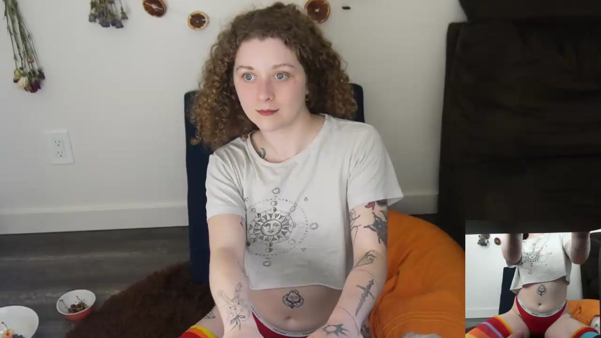 Gallery image thumbnail from PeachyQueen_'s myfreecams stream on, 06/22/2026, 22:44 image 4 of 20