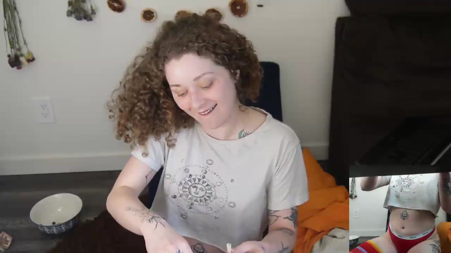 Gallery image thumbnail from PeachyQueen_'s myfreecams stream on, 06/22/2026, 22:44 image 12 of 20
