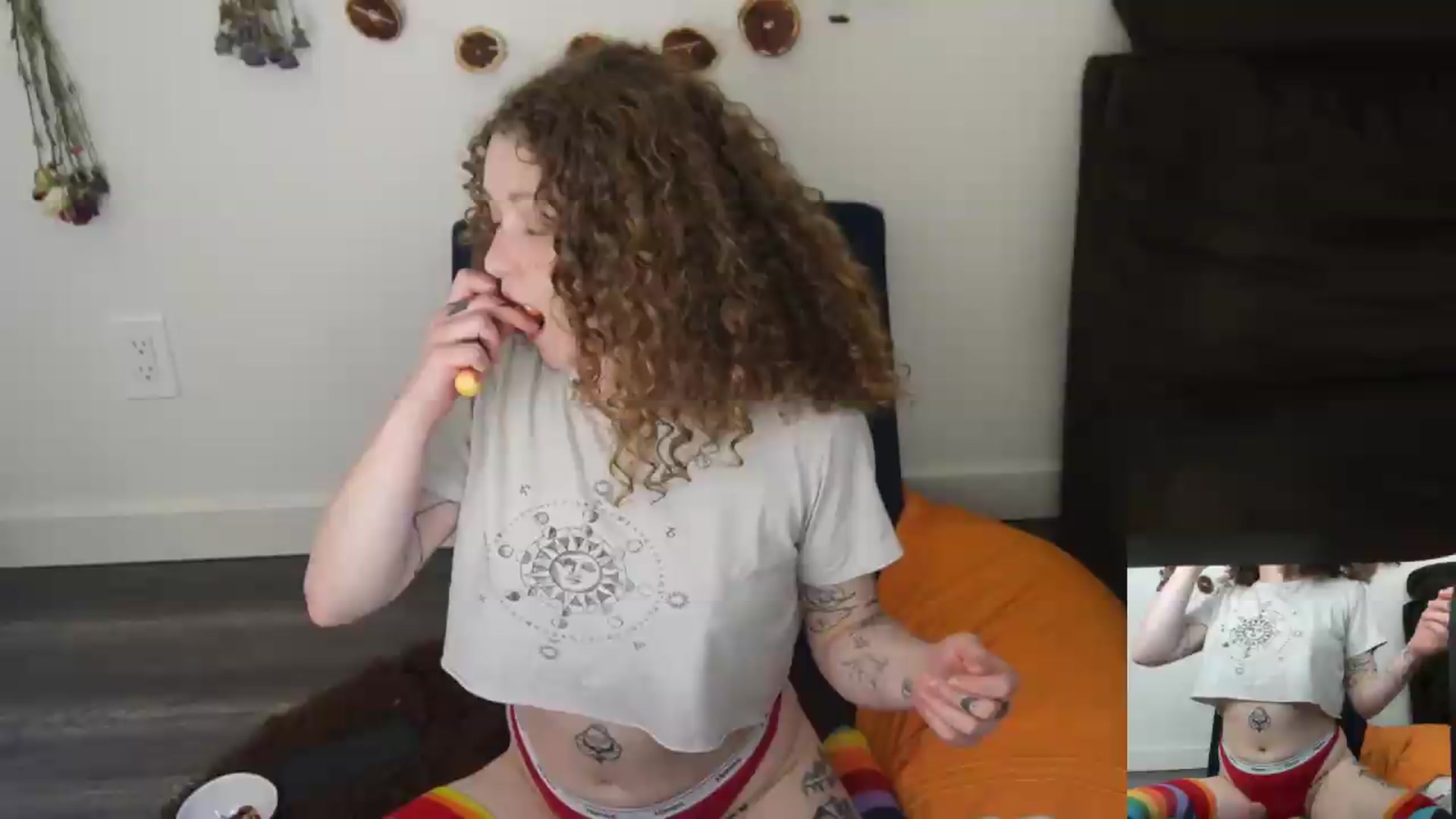 Gallery image thumbnail from PeachyQueen_'s myfreecams stream on, 06/22/2026, 22:44 image 2 of 20