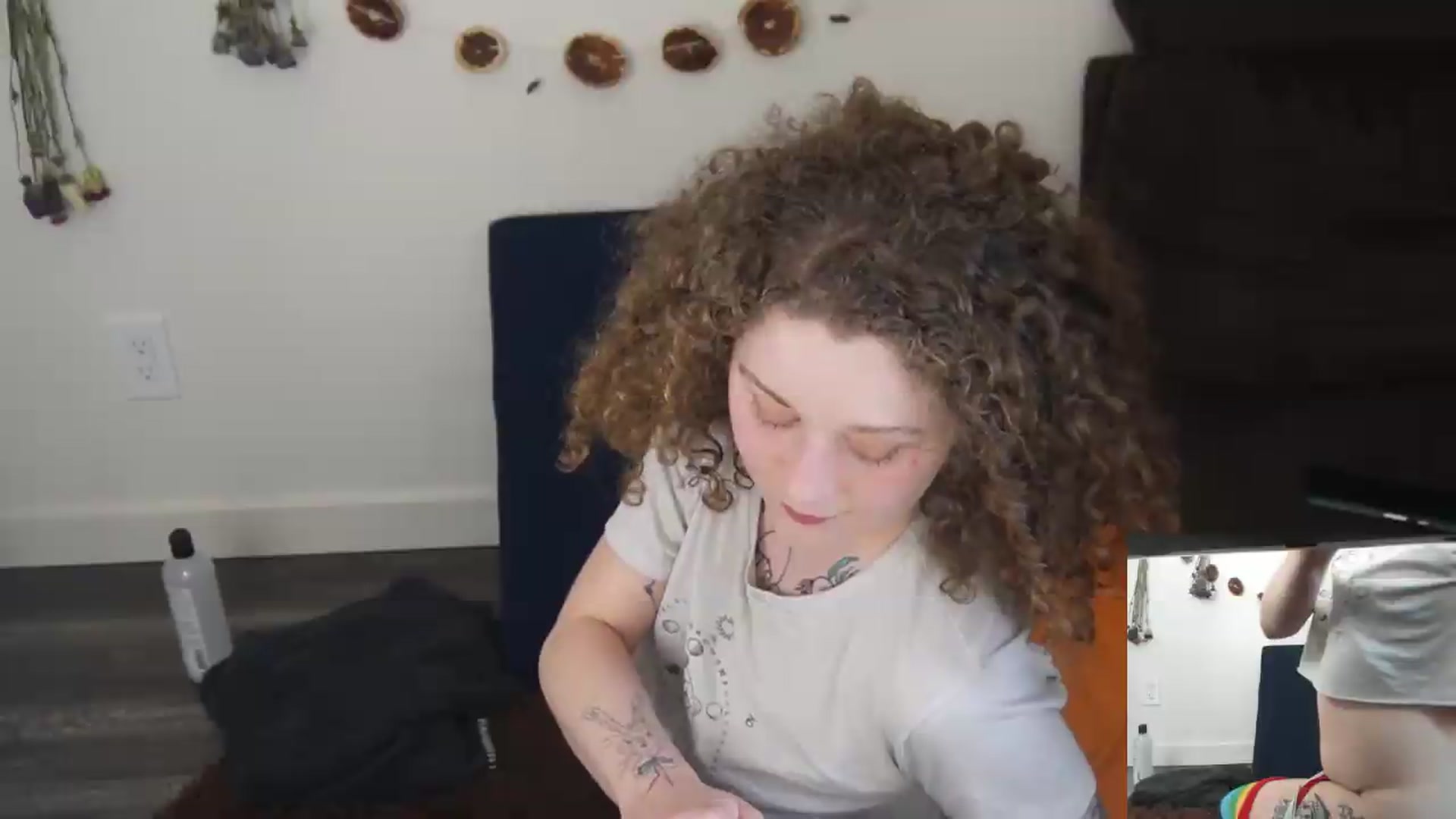Gallery image thumbnail from PeachyQueen_'s myfreecams stream on, 06/22/2026, 22:44 image 18 of 20