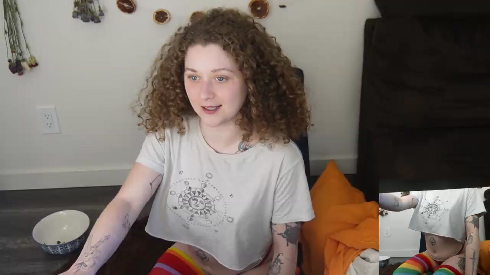 Gallery image thumbnail from PeachyQueen_'s myfreecams stream on, 06/22/2026, 22:44 image 11 of 20