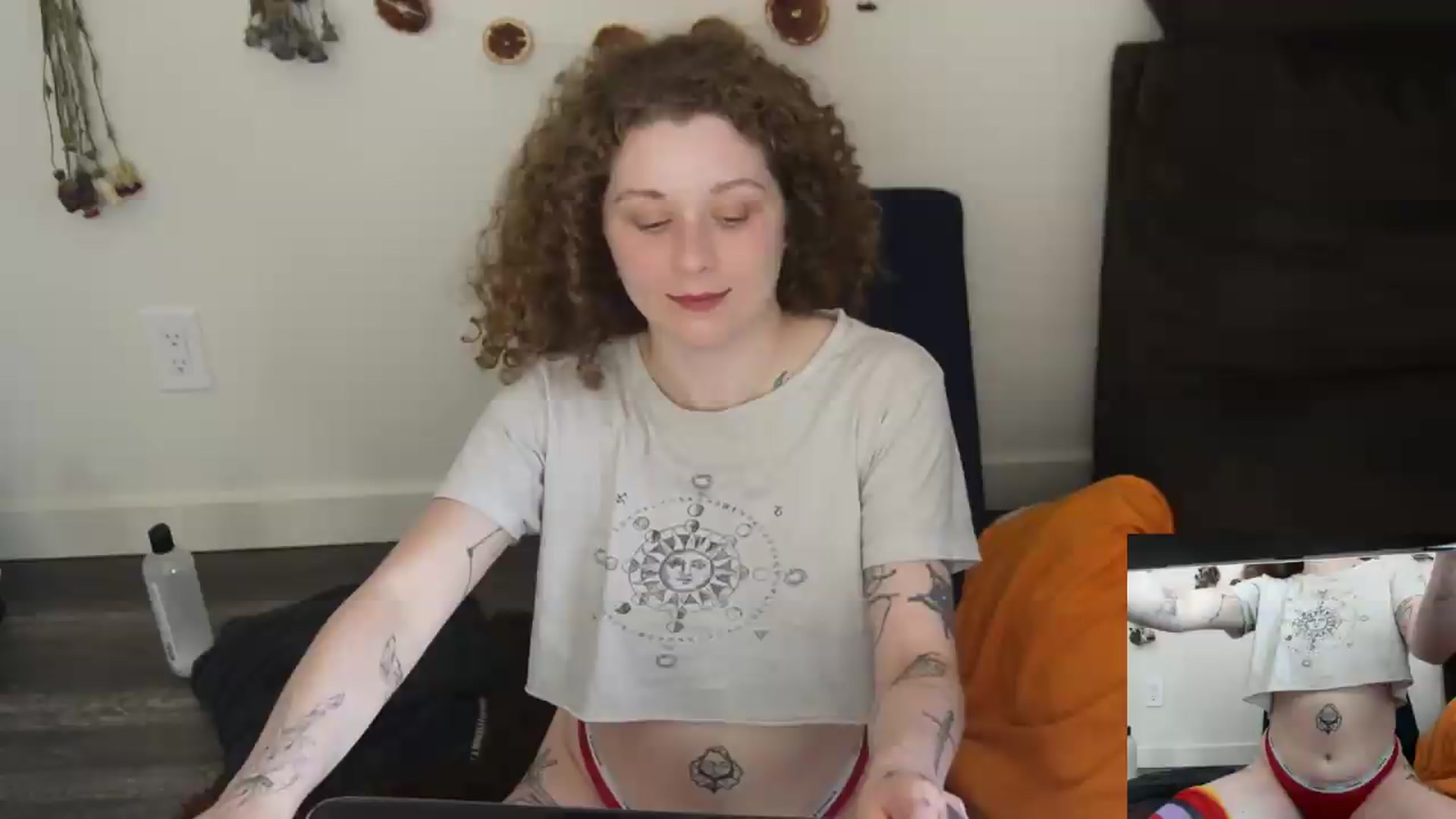 Gallery image thumbnail from PeachyQueen_'s myfreecams stream on, 06/22/2026, 23:00 image 5 of 20