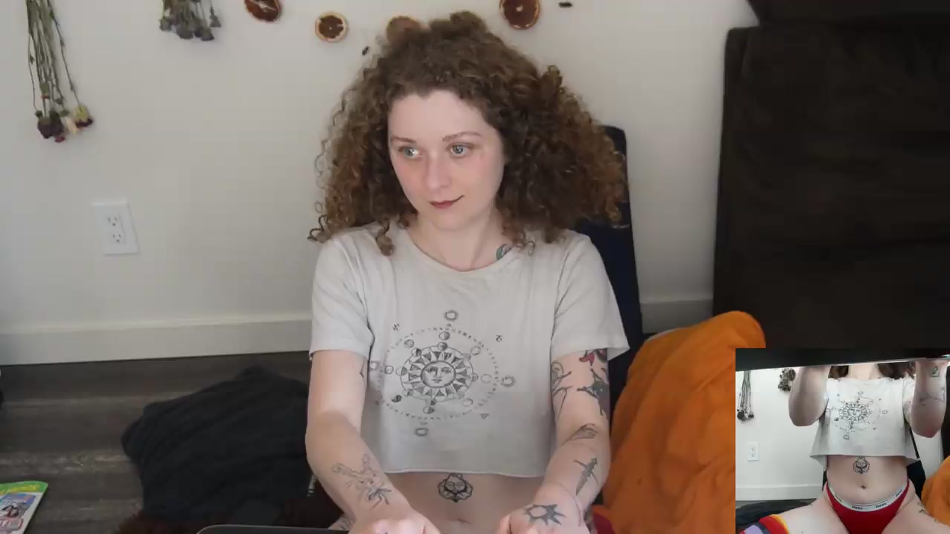 Gallery image thumbnail from PeachyQueen_'s myfreecams stream on, 06/22/2026, 23:00 image 14 of 20