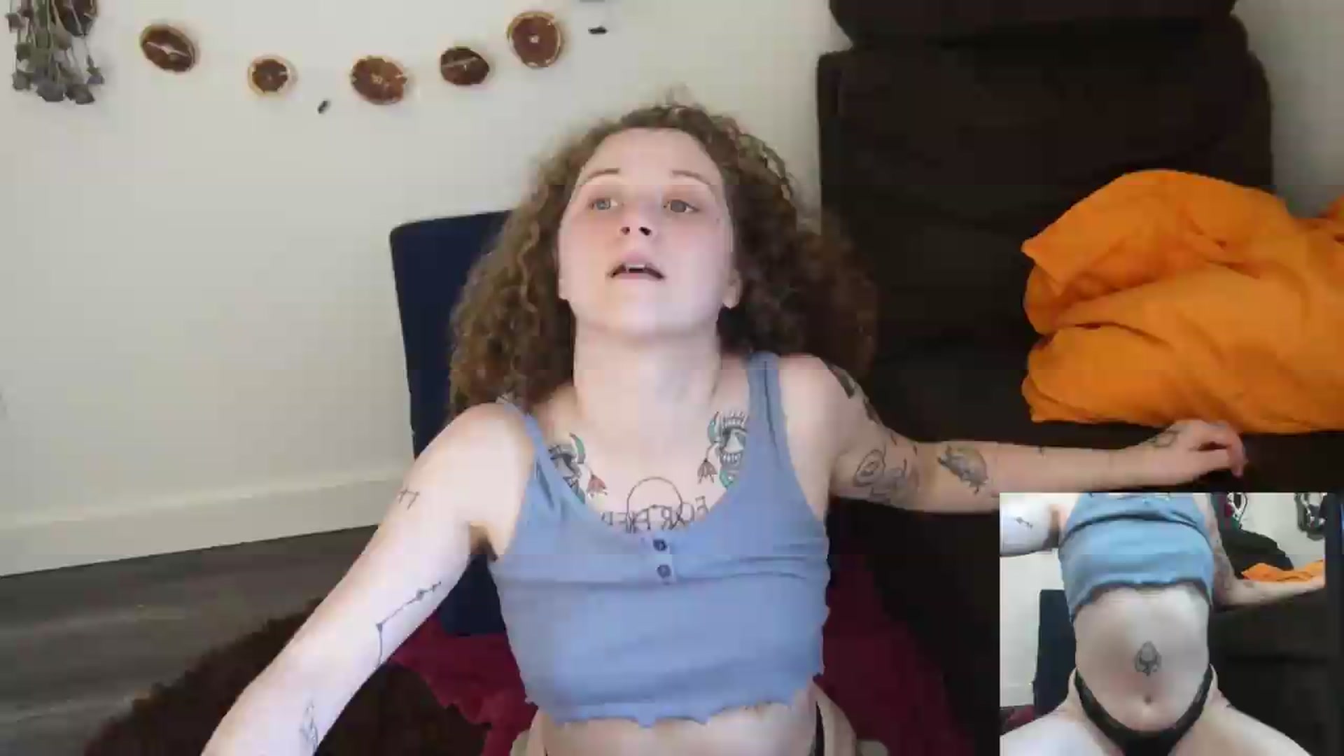 Gallery image thumbnail from PeachyQueen_'s myfreecams stream on, 06/25/2026, 19:06 image 13 of 20