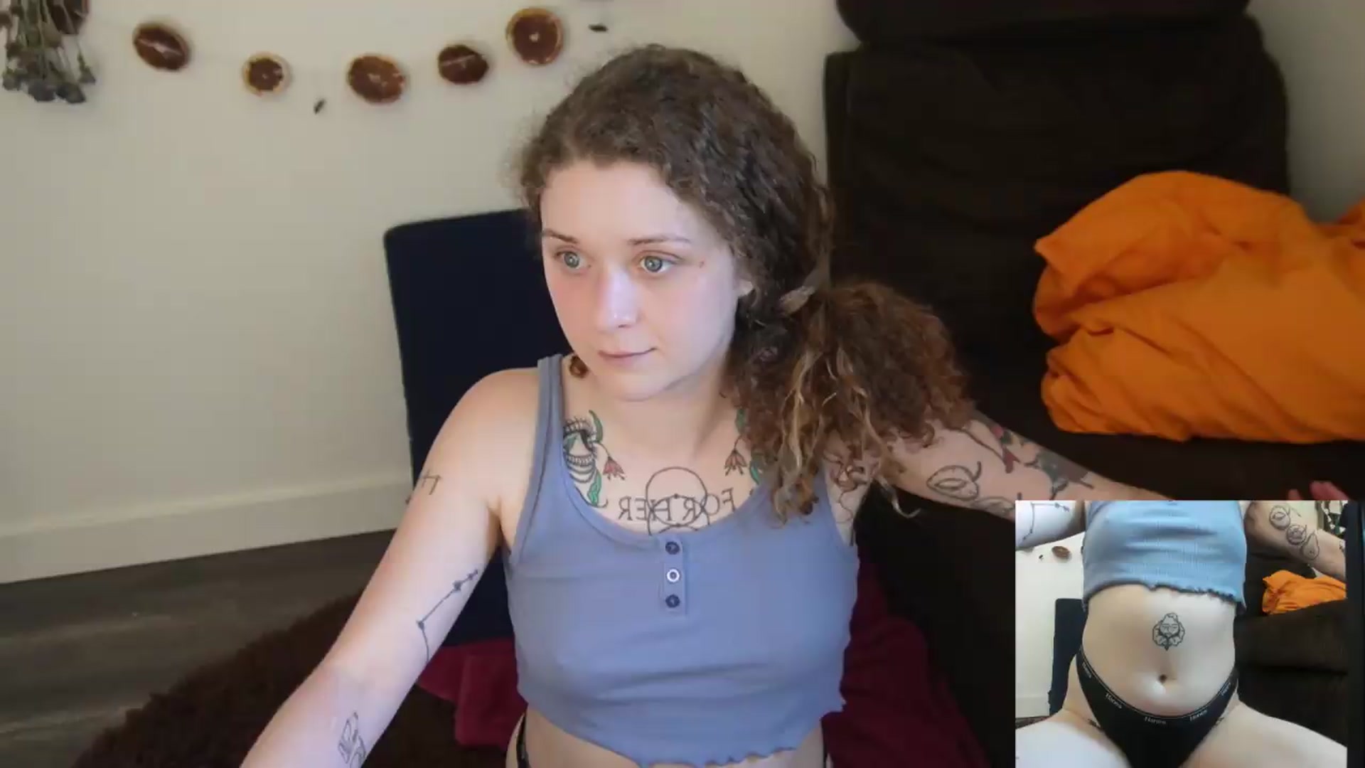 Gallery image thumbnail from PeachyQueen_'s myfreecams stream on, 06/25/2026, 19:26 image 14 of 20