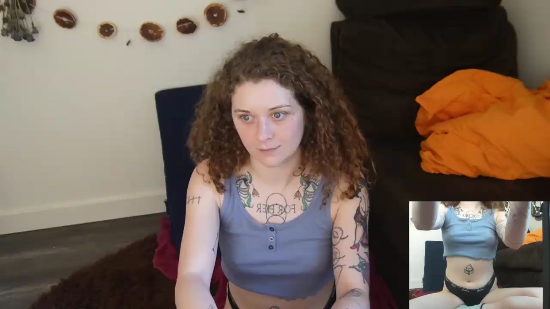 Gallery image thumbnail from PeachyQueen_'s myfreecams stream on, 06/25/2026, 19:26 image 2 of 20