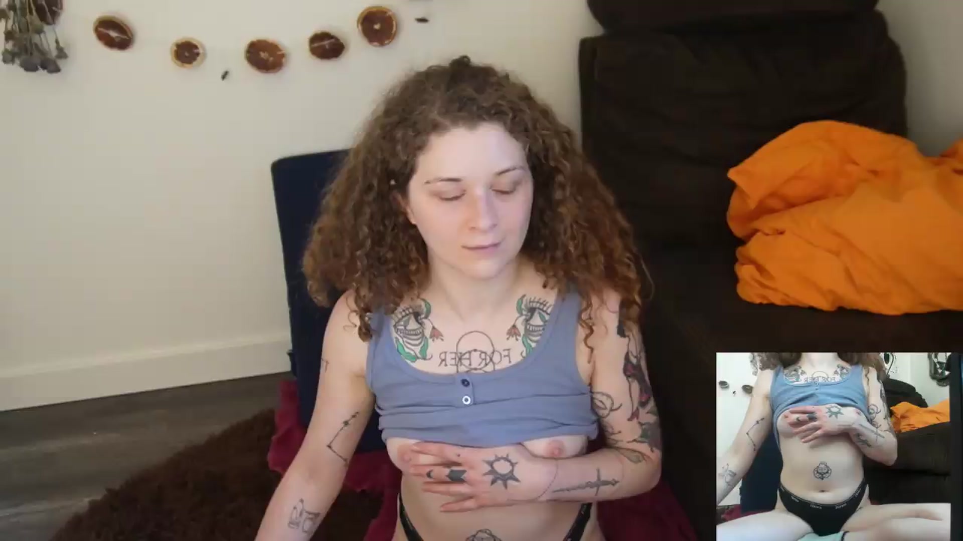Gallery image thumbnail from PeachyQueen_'s myfreecams stream on, 06/25/2026, 19:26 image 3 of 20