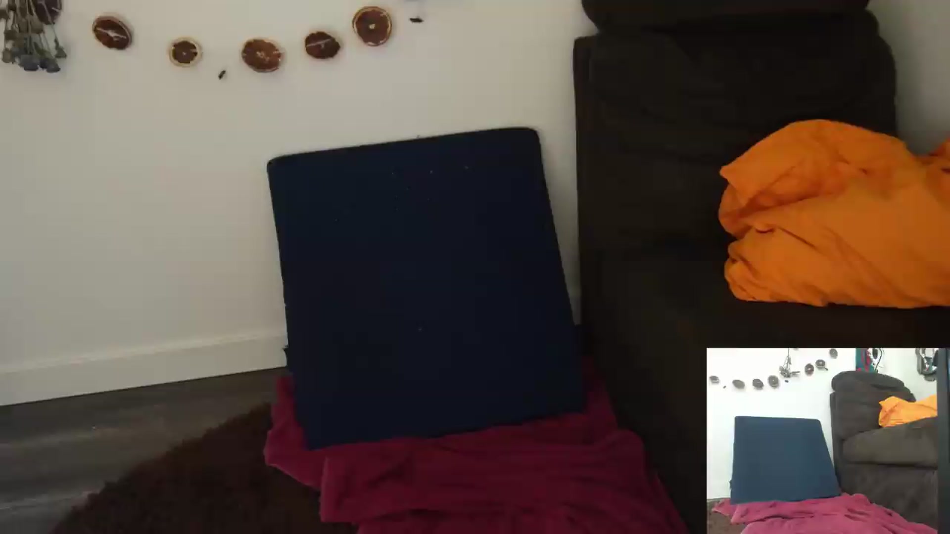 Gallery image thumbnail from PeachyQueen_'s myfreecams stream on, 06/25/2026, 19:26 image 17 of 20