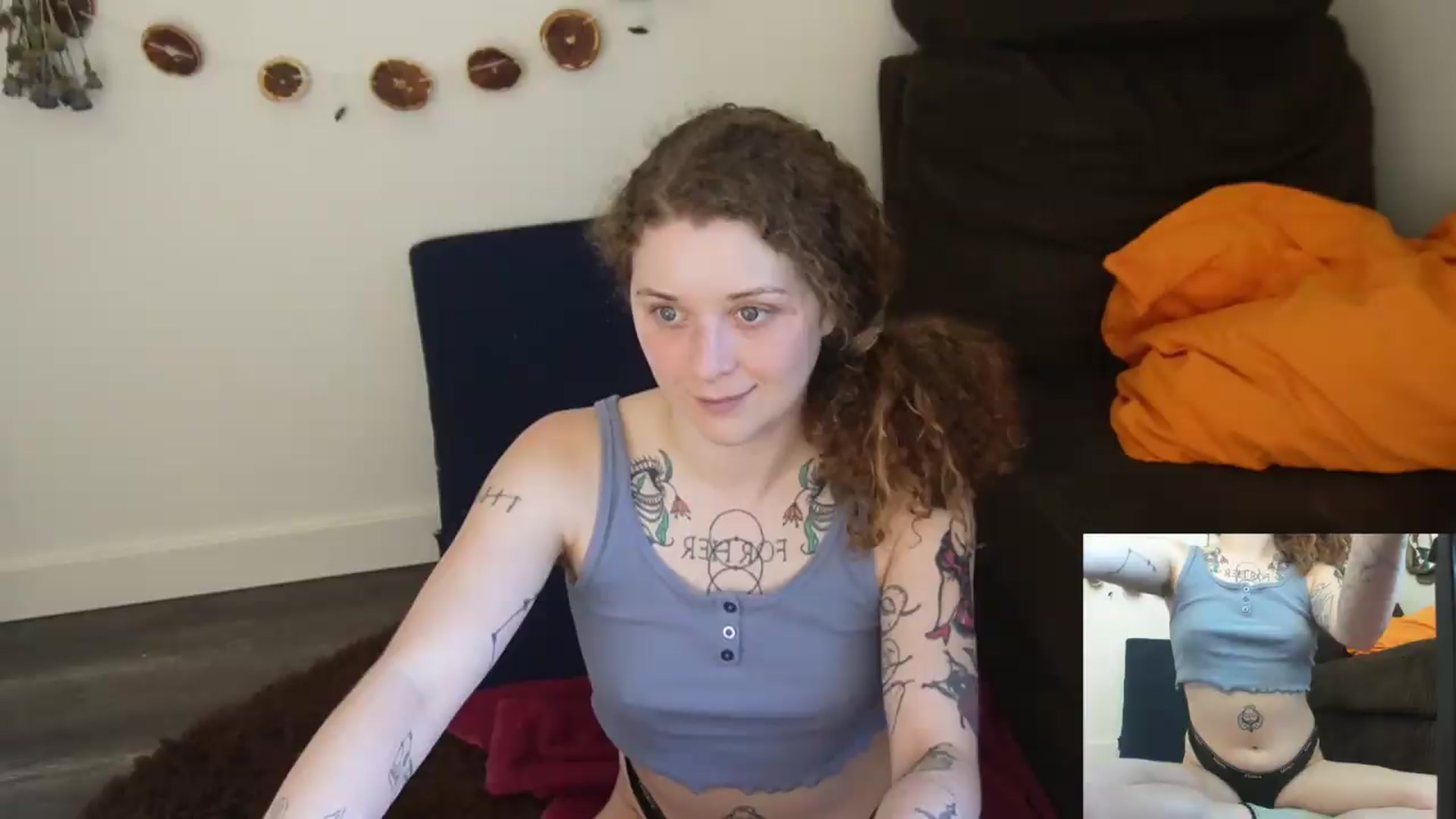 Gallery image thumbnail from PeachyQueen_'s myfreecams stream on, 06/25/2026, 19:26 image 11 of 20