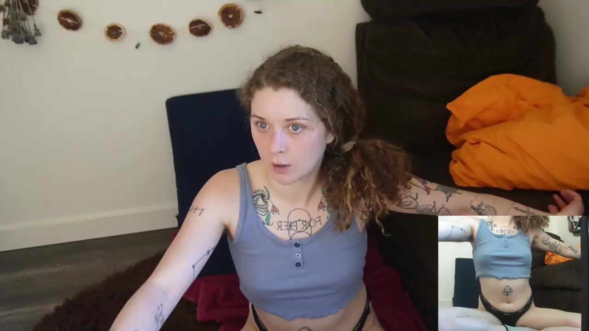 Gallery image thumbnail from PeachyQueen_'s myfreecams stream on, 06/25/2026, 19:26 image 12 of 20