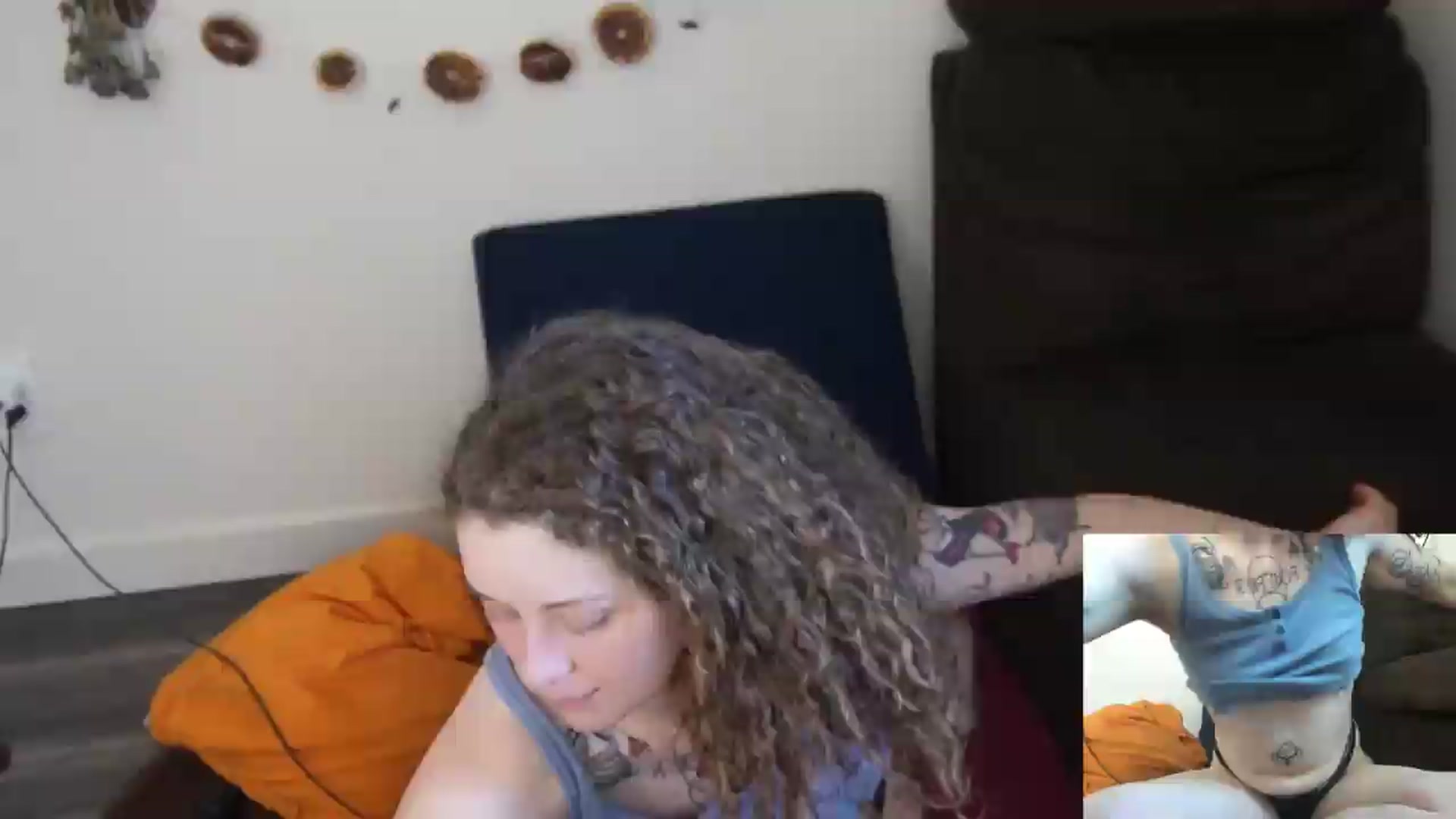 Gallery image thumbnail from PeachyQueen_'s myfreecams stream on, 06/25/2026, 20:04 image 7 of 20