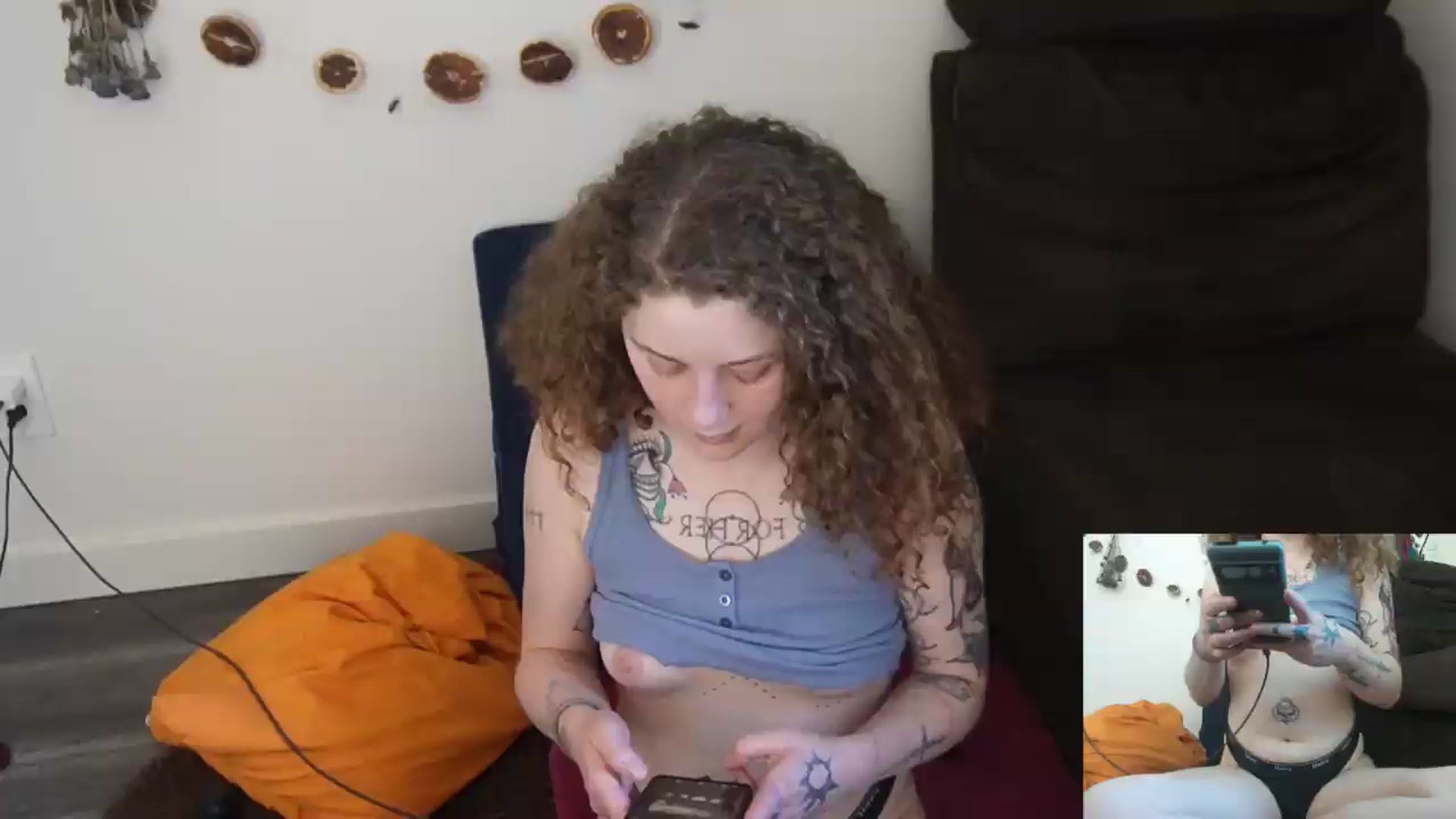 Gallery image thumbnail from PeachyQueen_'s myfreecams stream on, 06/25/2026, 20:04 image 9 of 20