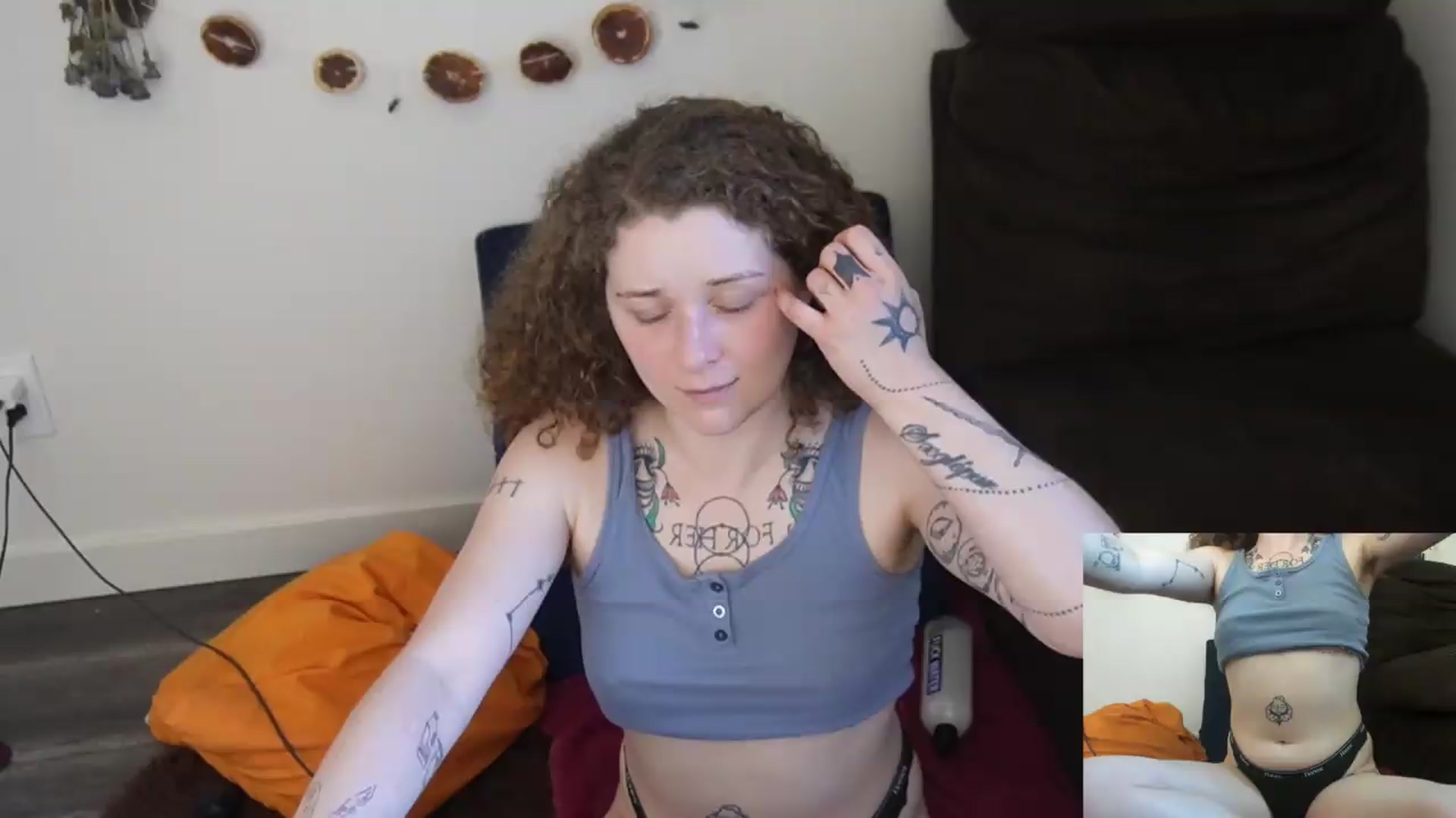 Gallery image thumbnail from PeachyQueen_'s myfreecams stream on, 06/25/2026, 20:04 image 4 of 20
