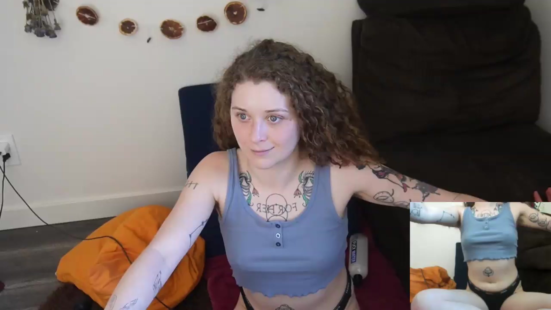 Gallery image thumbnail from PeachyQueen_'s myfreecams stream on, 06/25/2026, 20:04 image 11 of 20