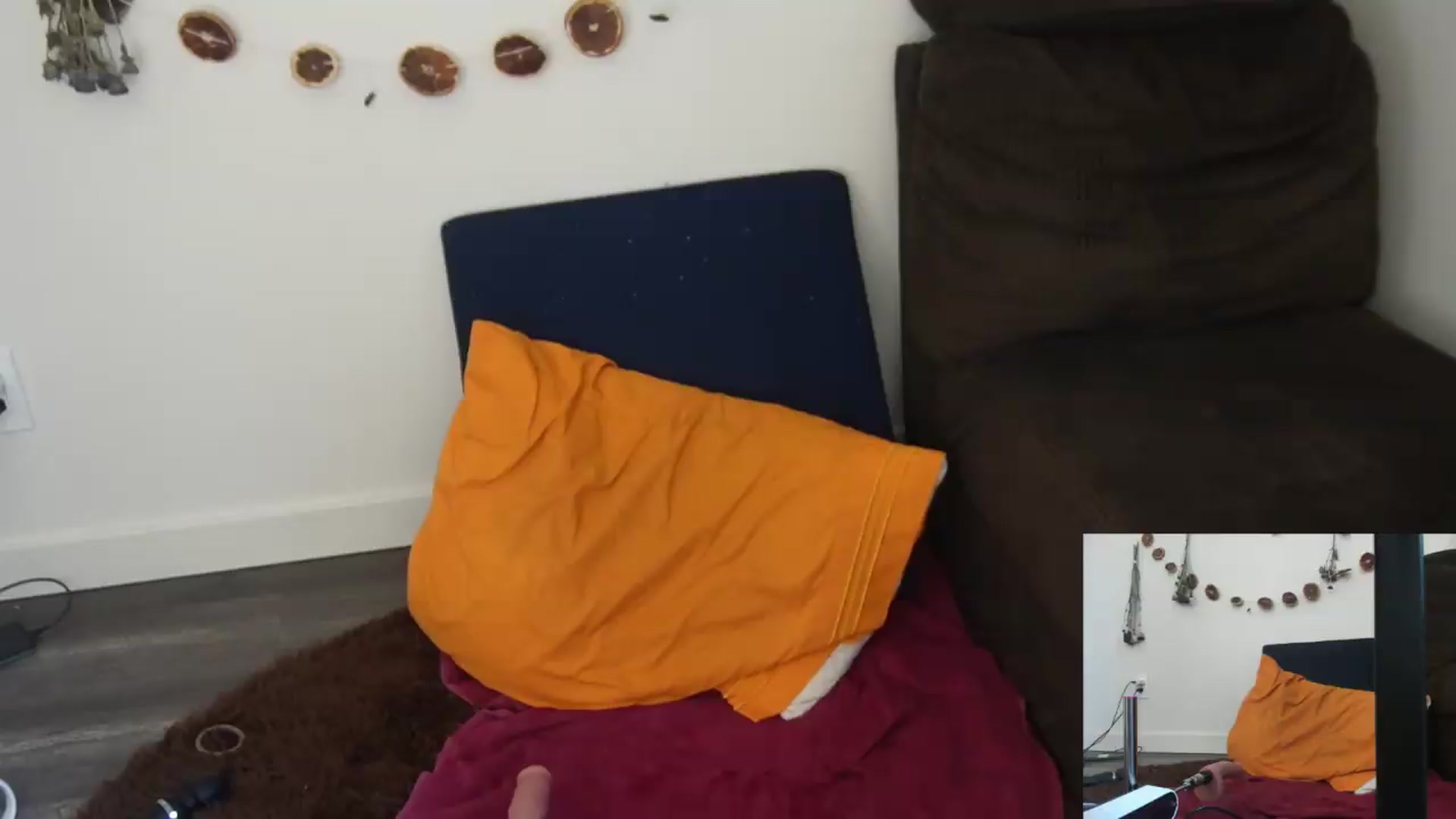 Gallery image thumbnail from PeachyQueen_'s myfreecams stream on, 06/25/2026, 20:04 image 18 of 20