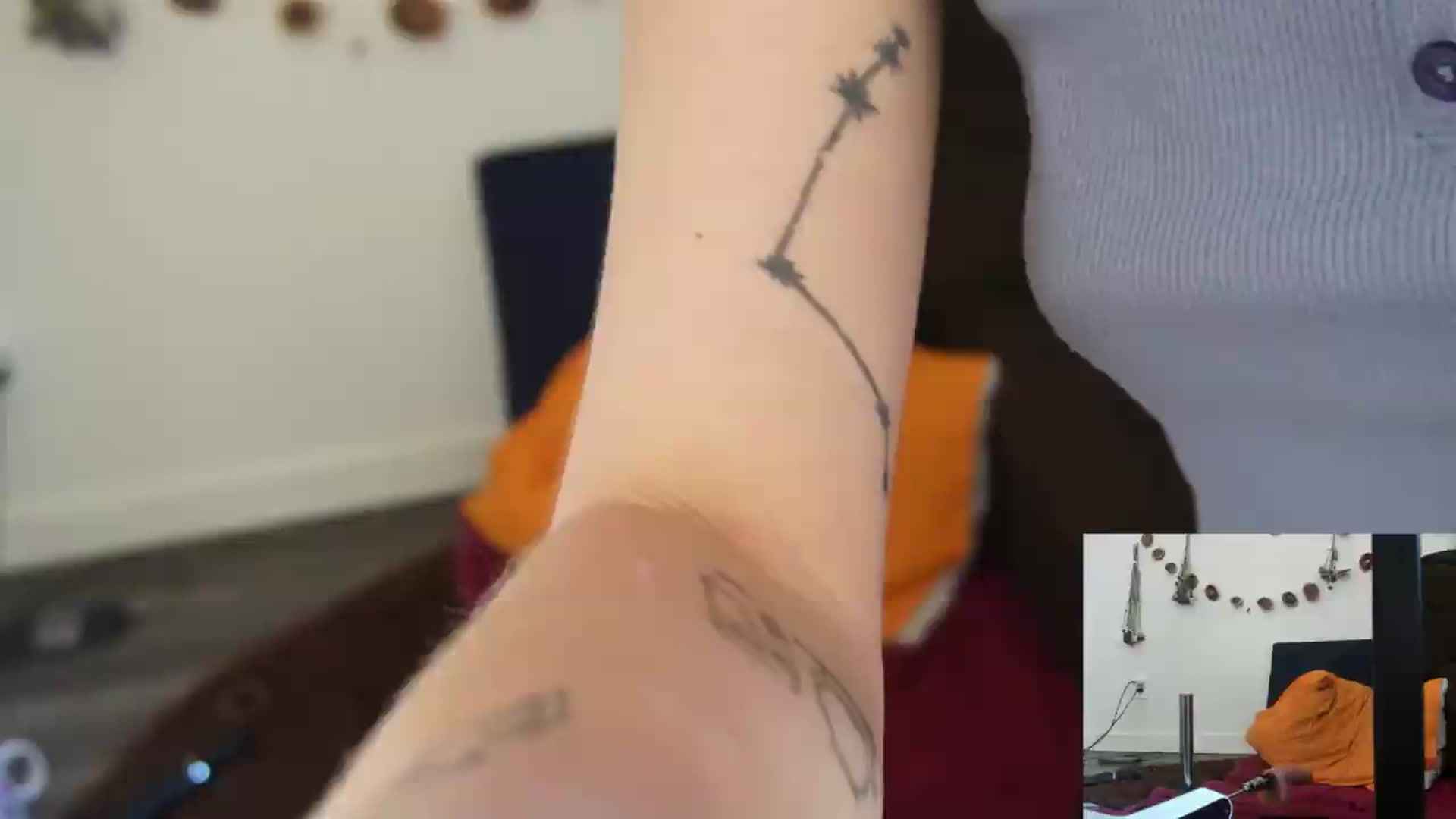 Gallery image thumbnail from PeachyQueen_'s myfreecams stream on, 06/25/2026, 20:04 image 19 of 20