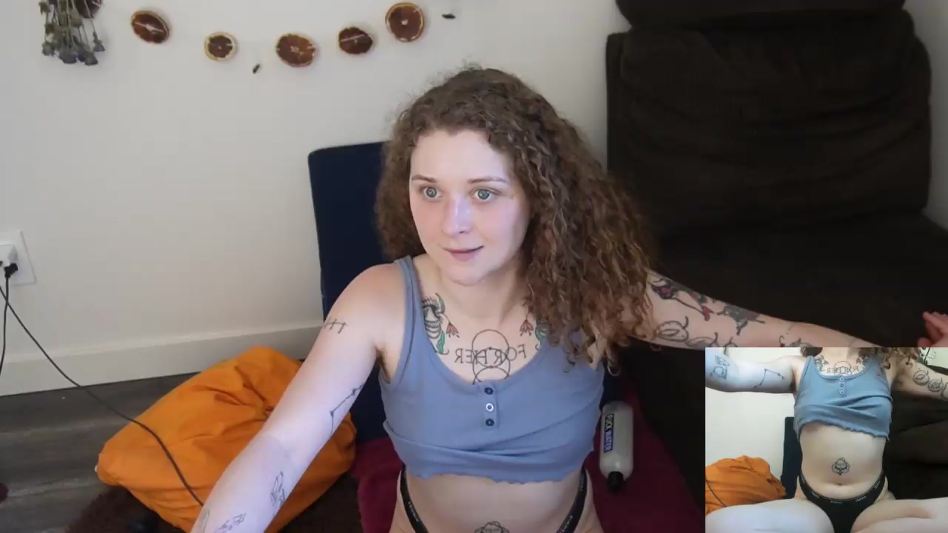 Gallery image thumbnail from PeachyQueen_'s myfreecams stream on, 06/25/2026, 20:04 image 8 of 20