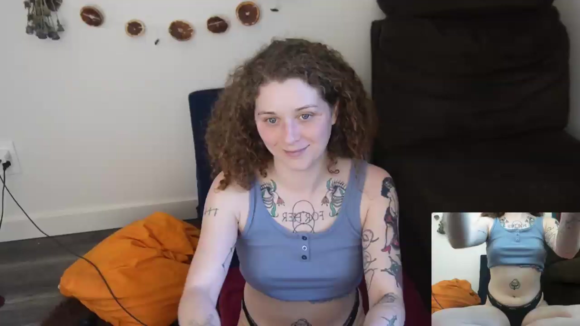 Gallery image thumbnail from PeachyQueen_'s myfreecams stream on, 06/25/2026, 20:04 image 5 of 20