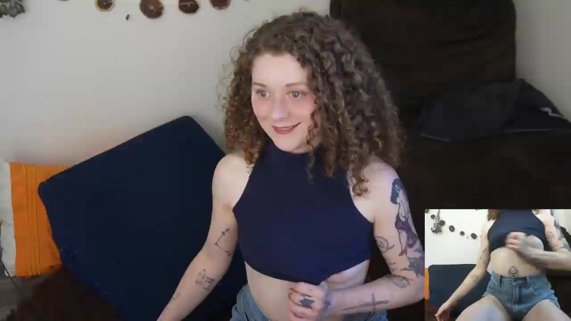 Gallery image thumbnail from PeachyQueen_'s myfreecams stream on, 07/03/2026, 21:30 image 12 of 20
