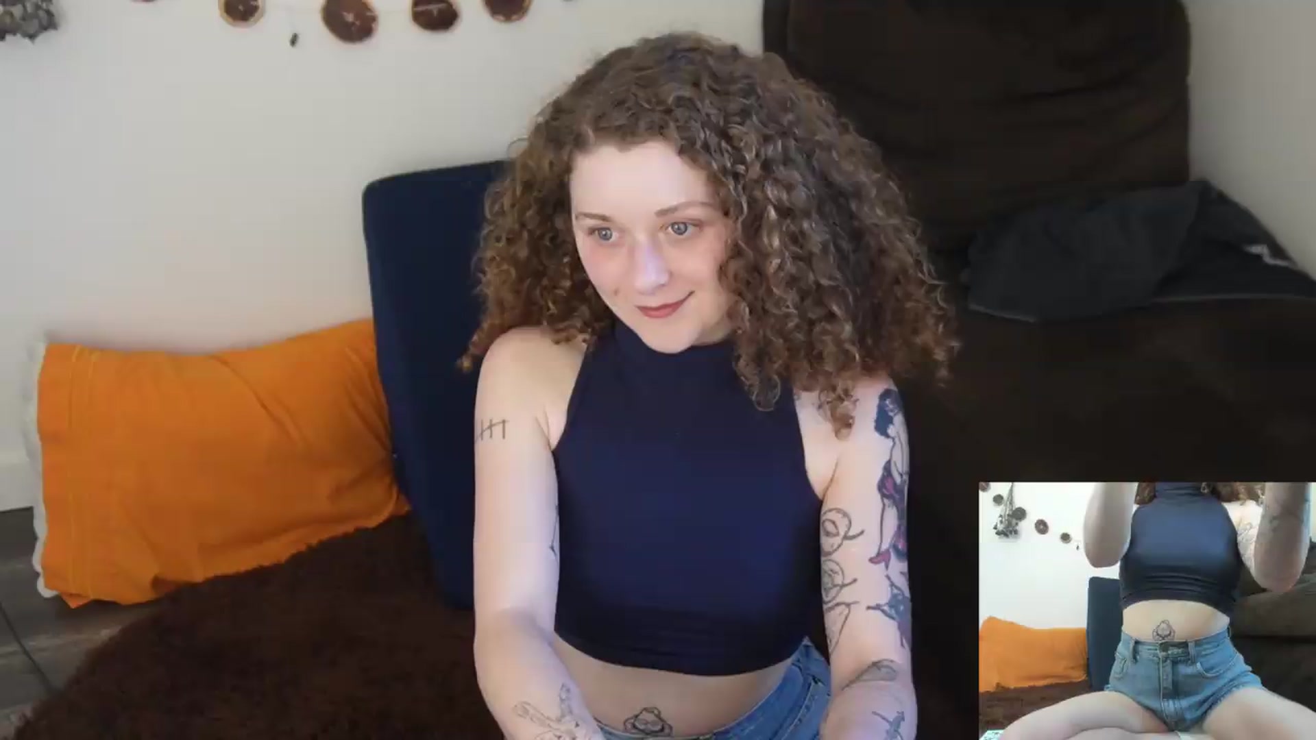 Gallery image thumbnail from PeachyQueen_'s myfreecams stream on, 07/03/2026, 21:30 image 2 of 20
