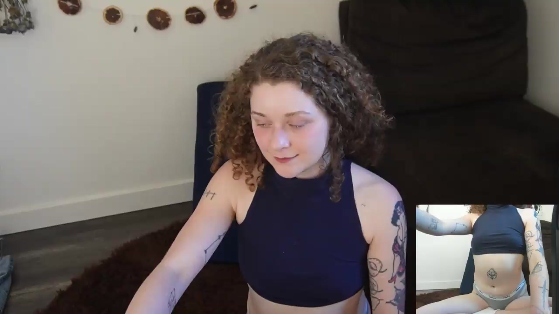 Gallery image thumbnail from PeachyQueen_'s myfreecams stream on, 07/04/2026, 24:18 image 6 of 20