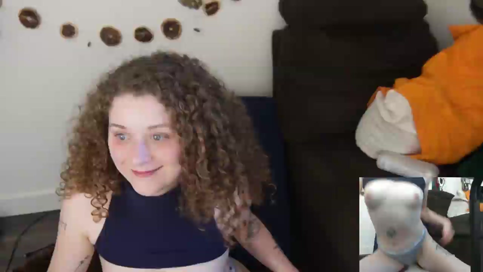 Gallery image thumbnail from PeachyQueen_'s myfreecams stream on, 07/04/2026, 24:18 image 16 of 20
