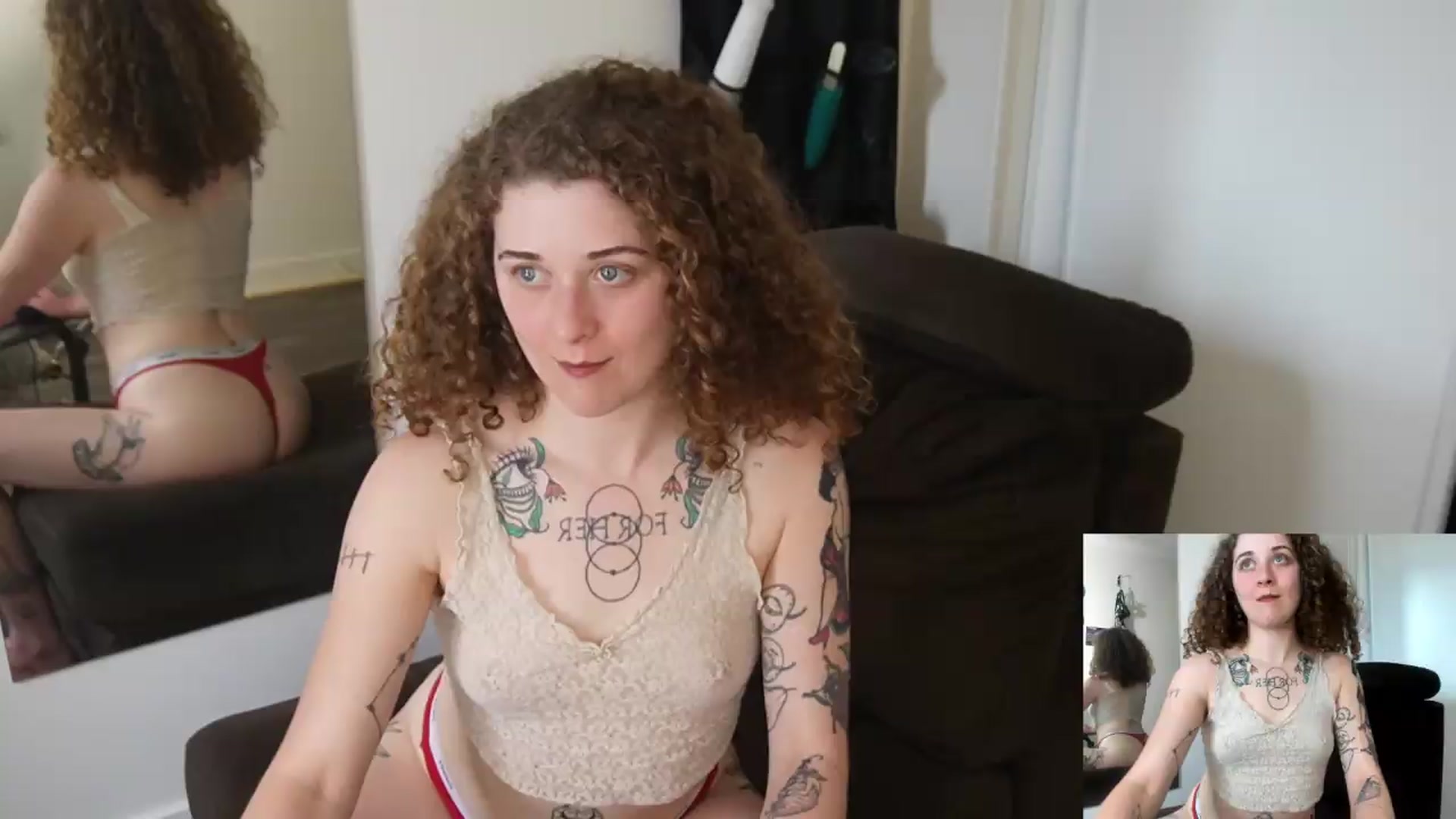 Gallery image thumbnail from PeachyQueen_'s myfreecams stream on, 07/06/2026, 23:38 image 4 of 20