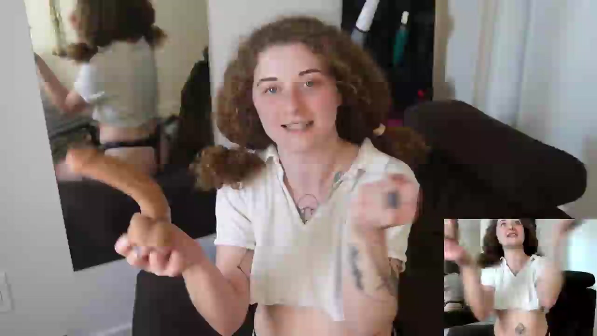 Gallery image thumbnail from PeachyQueen_'s myfreecams stream on, 07/07/2026, 23:19 image 13 of 20