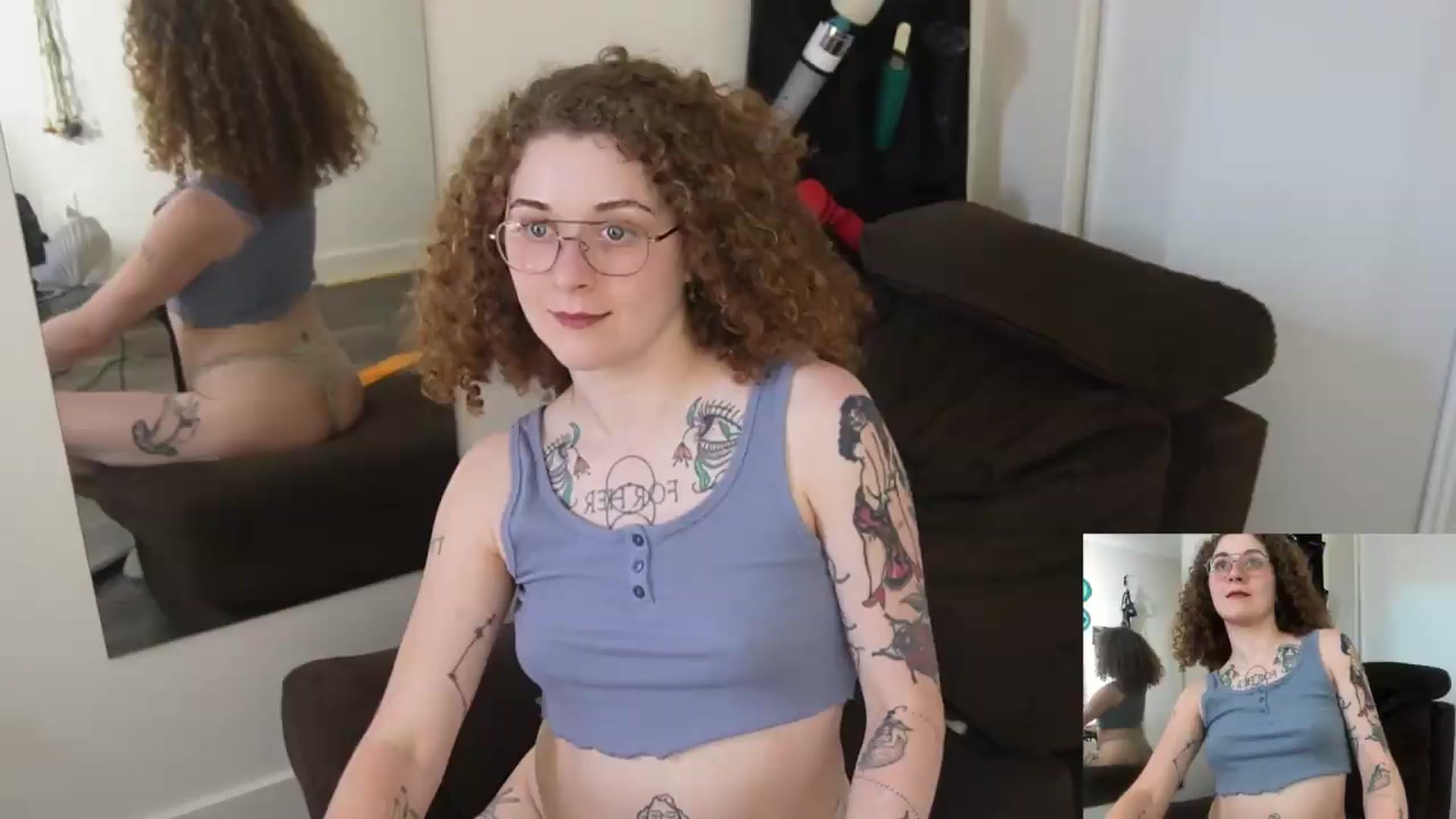 Gallery image thumbnail from PeachyQueen_'s myfreecams stream on, 07/08/2026, 21:21 image 16 of 20