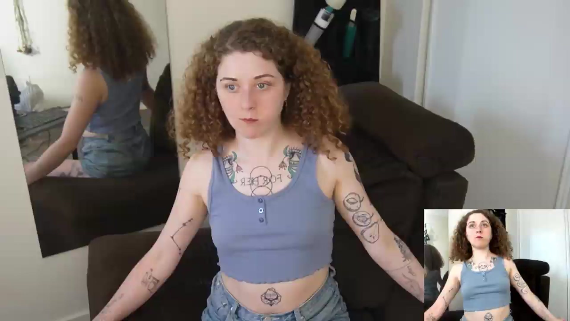Gallery image thumbnail from PeachyQueen_'s myfreecams stream on, 07/08/2026, 21:21 image 4 of 20