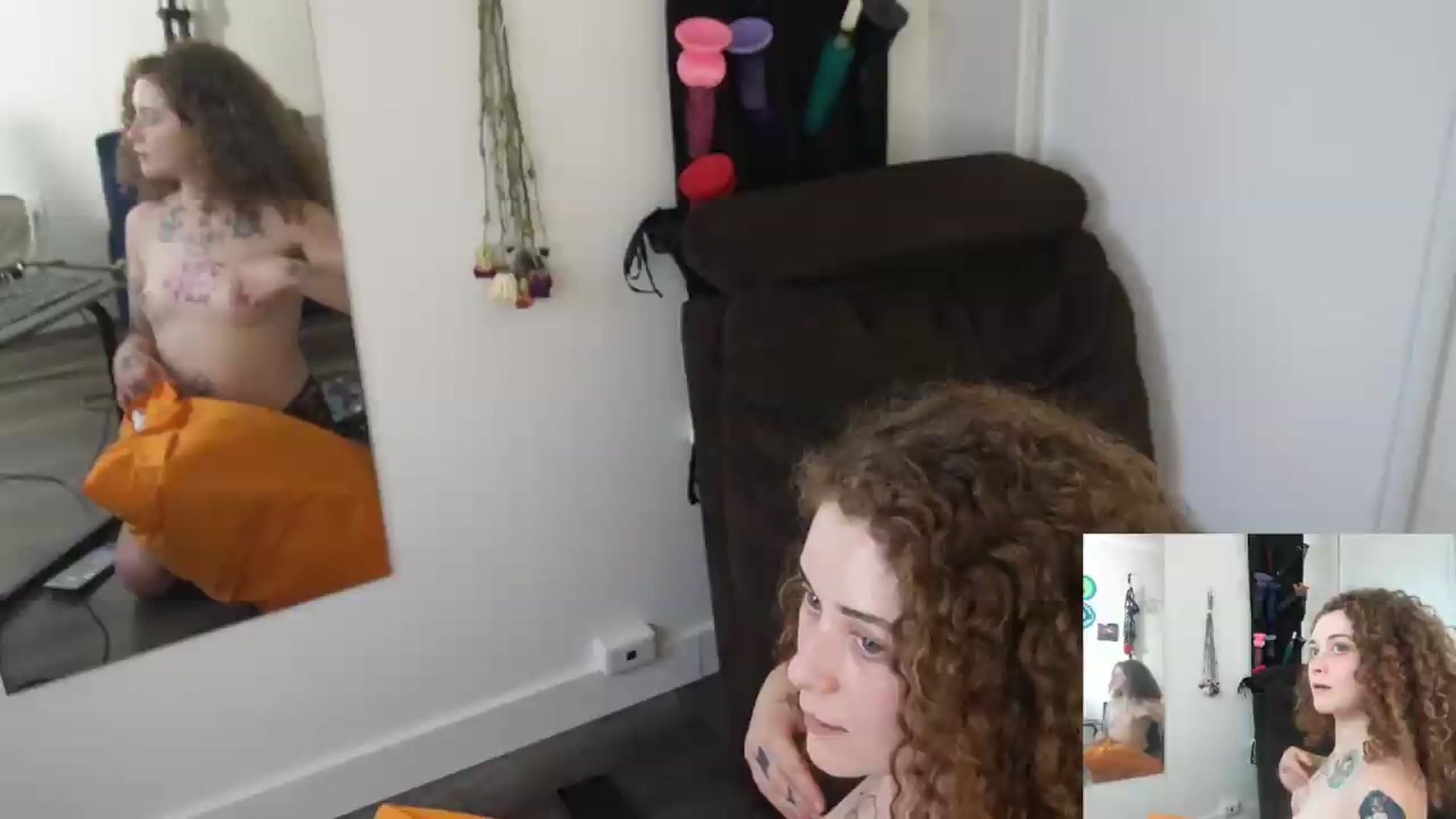 Gallery image thumbnail from PeachyQueen_'s myfreecams stream on, 07/11/2026, 20:08 image 19 of 20