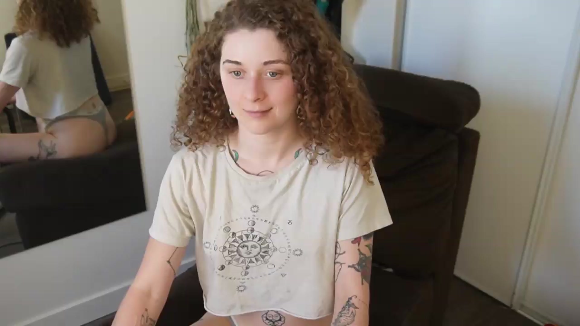 Gallery image thumbnail from PeachyQueen_'s myfreecams stream on, 07/13/2026, 22:33 image 17 of 20