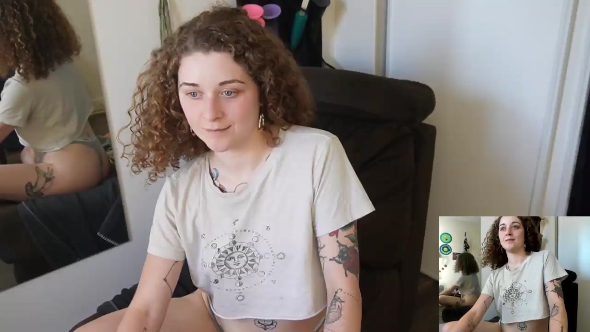 Gallery image thumbnail from PeachyQueen_'s myfreecams stream on, 07/13/2026, 22:33 image 6 of 20