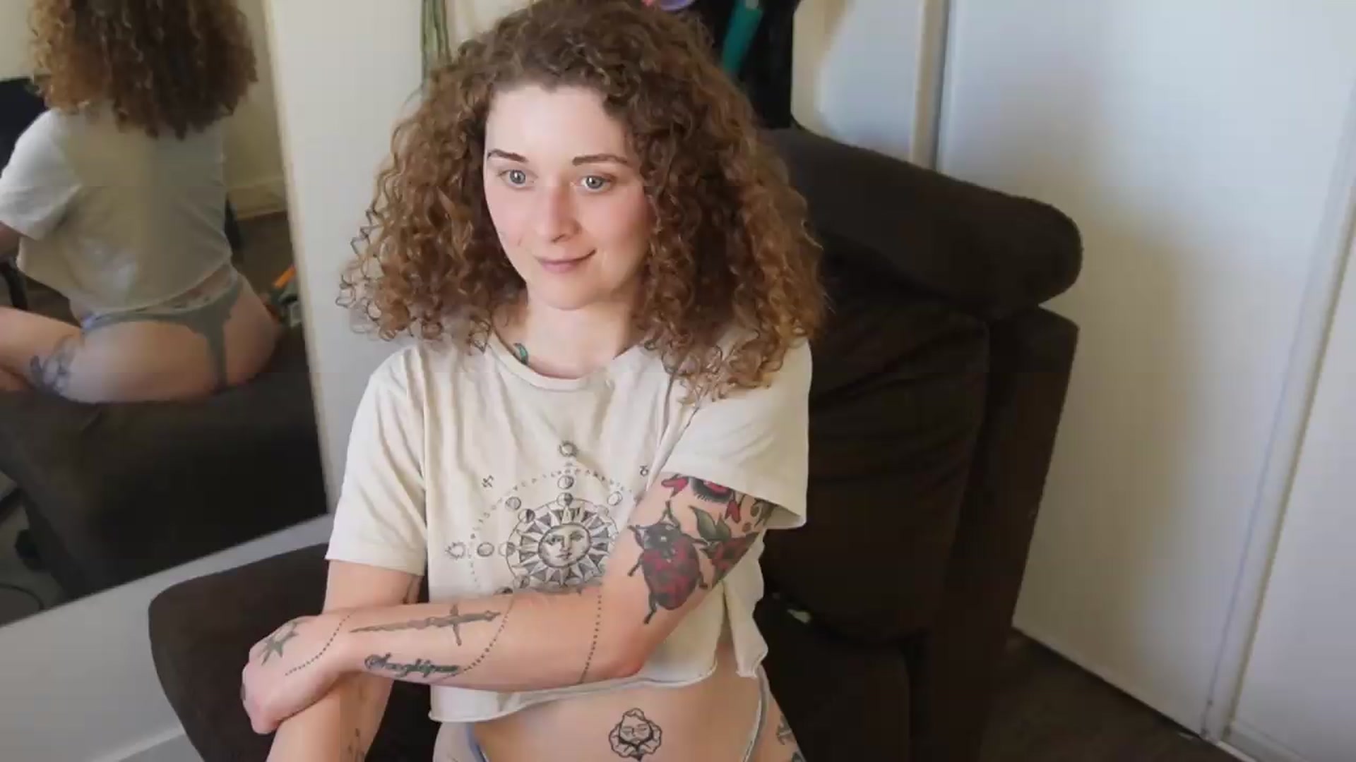 Gallery image thumbnail from PeachyQueen_'s myfreecams stream on, 07/13/2026, 22:33 image 12 of 20